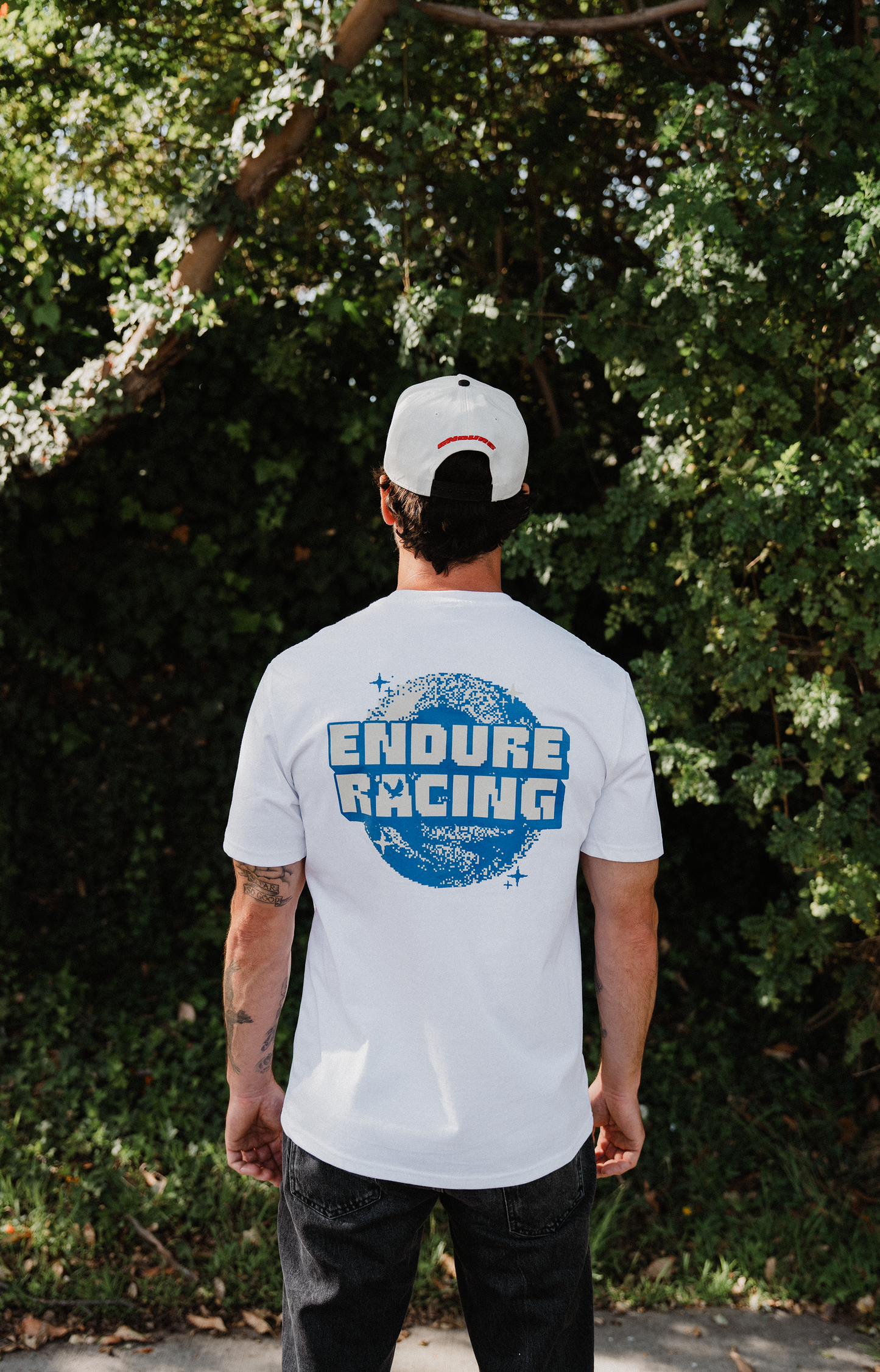 BLUE GLOBE TEE